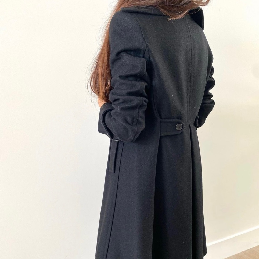 Amazing black Theory coat. A staple to every closet! Size 0 - Picture 3 of 10